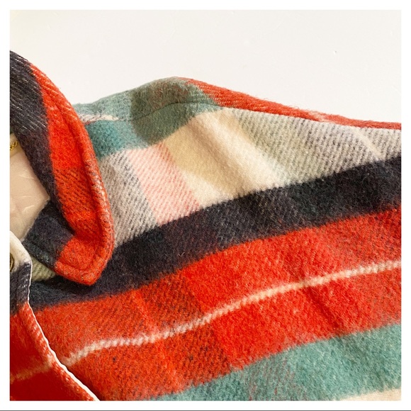 VINTAGE - INTO THE WOODS PLAID CAPE - Picture 6 of 12